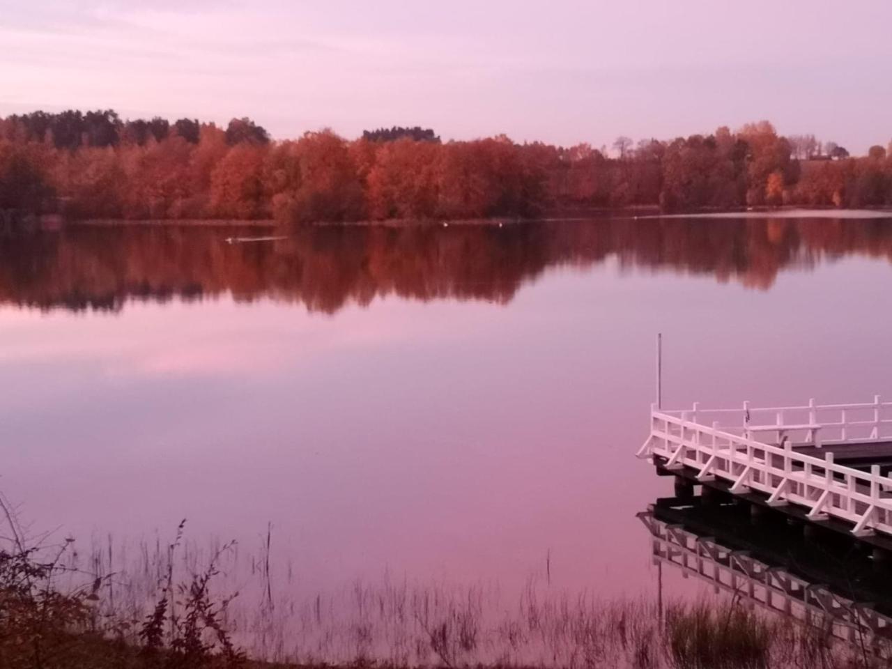 Pokoje Hotelowe Nad Jeziorem Jelen Bytów Dış mekan fotoğraf
